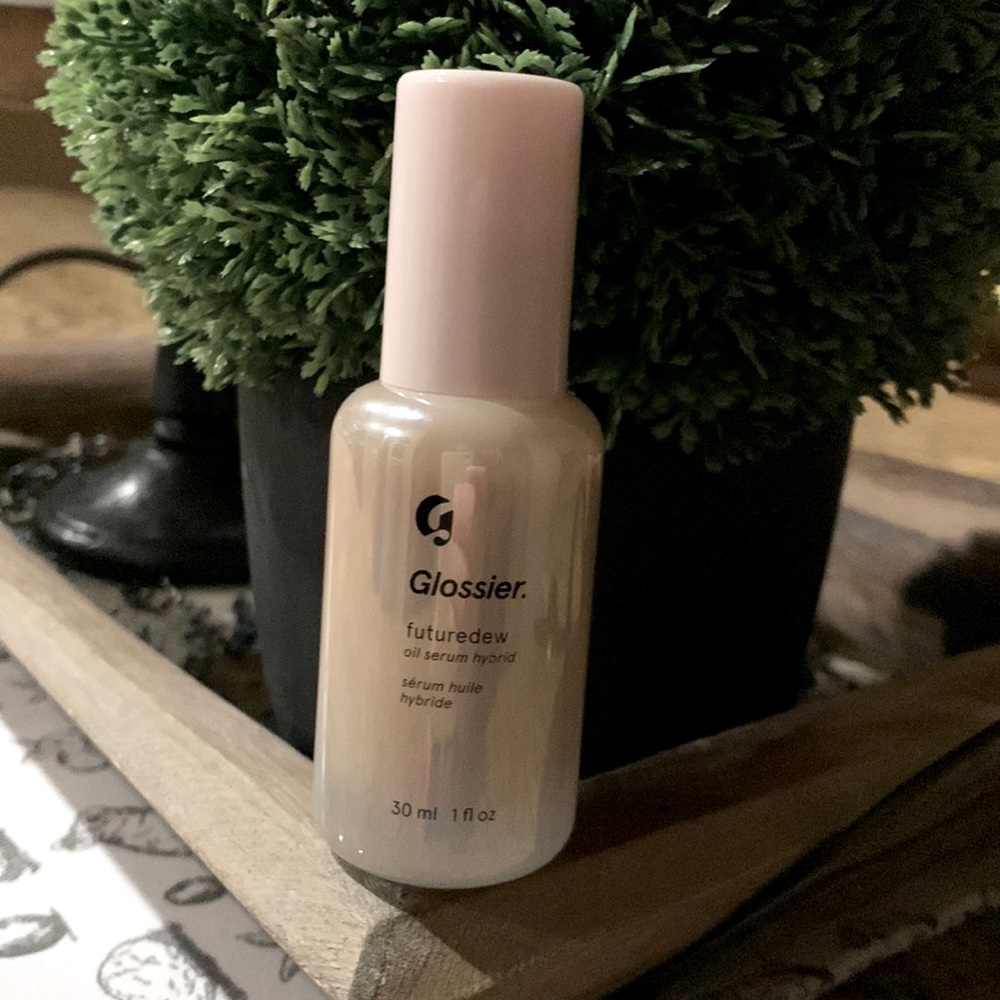Glossier ✨futuredew✨